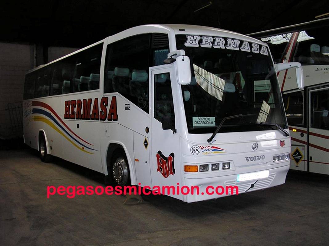 HERMASA 88 Volvo B12 Irizar Century copia.jpg